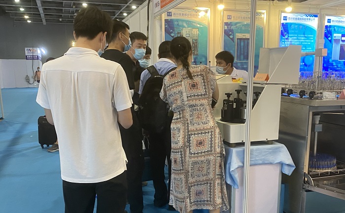 與會人員參觀91免费版视频在线视频91免费APP